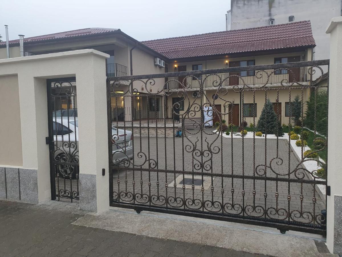 Pensiunea Mystique Arad Exterior foto